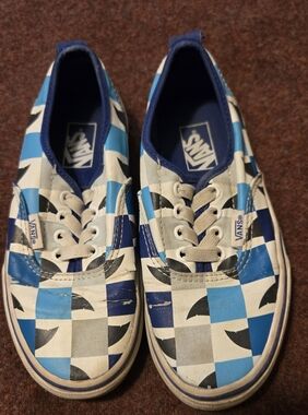 Vans Kids Size 1.5 Little Boy Shark Checks Blue White Elastic